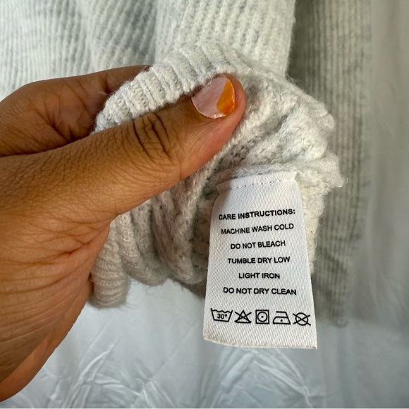 Unbranded Woman’s Soft Half Button Up White & Gray Sweater — Size Large - Picture 7 of 10